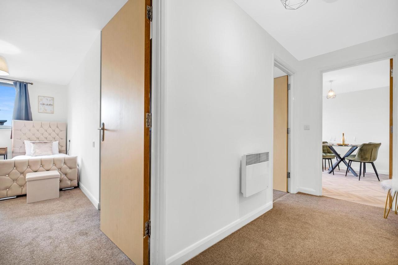 Stylish 4Th Floor 2 Bedroom En Suite City Centre Apartment With Parking By Azura Nights Birmingham Exteriör bild