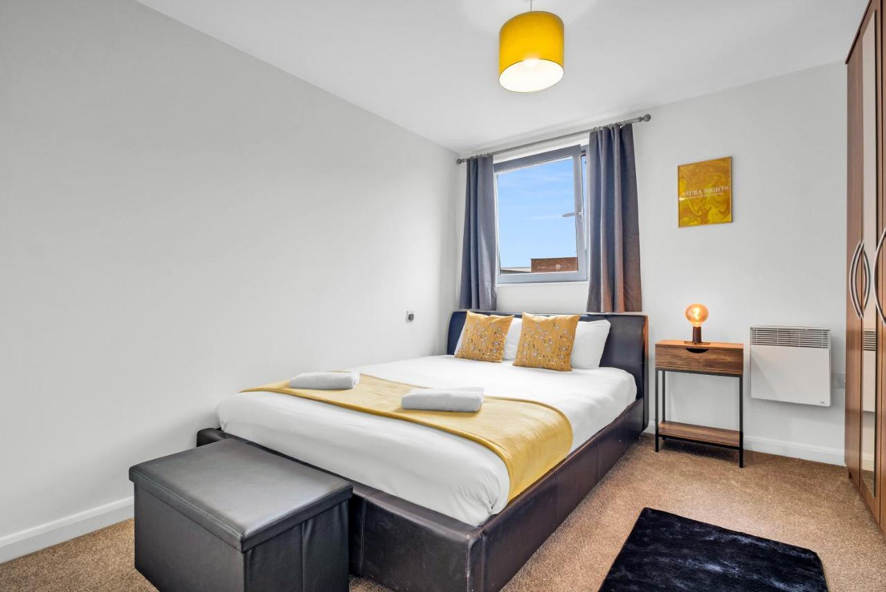 Stylish 4Th Floor 2 Bedroom En Suite City Centre Apartment With Parking By Azura Nights Birmingham Exteriör bild